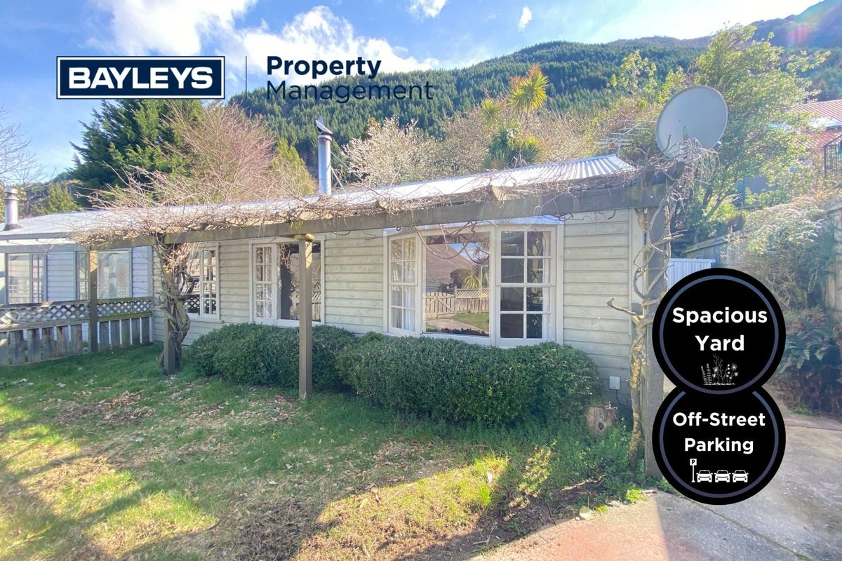 8A Williams Street, Sunshine Bay, Queenstown - Carousel 1