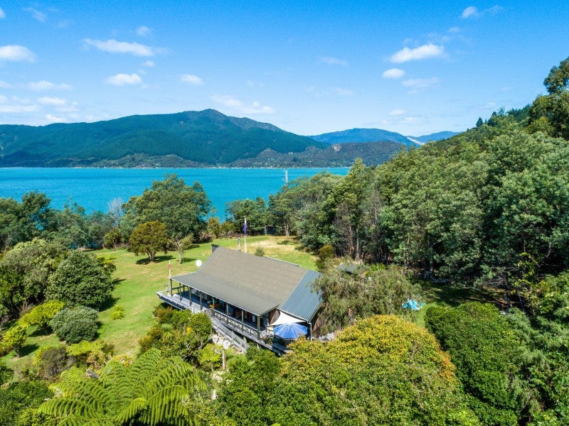 0 Whatanihi Pelorus, Whatanihi Bay, Havelock - Carousel 1