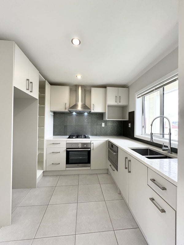 16 Rosses Place, Pinehill, Auckland - Carousel 2