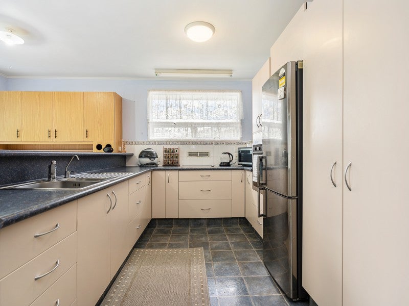13 Otuhiwai Crescent, Tikipunga, Whangarei - Carousel 2