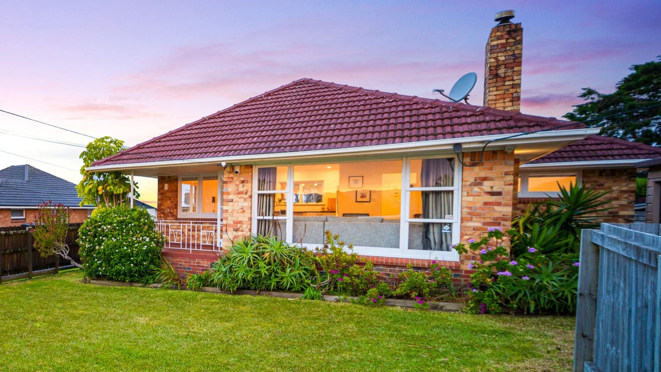 110 Rosier Road, Glen Eden, Auckland - Carousel 1