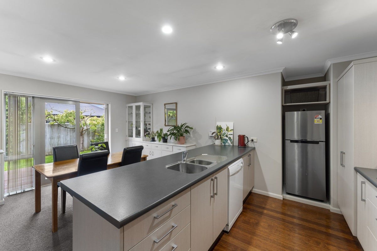 9 Scarlet Lane, Redwood, Christchurch - Carousel 2