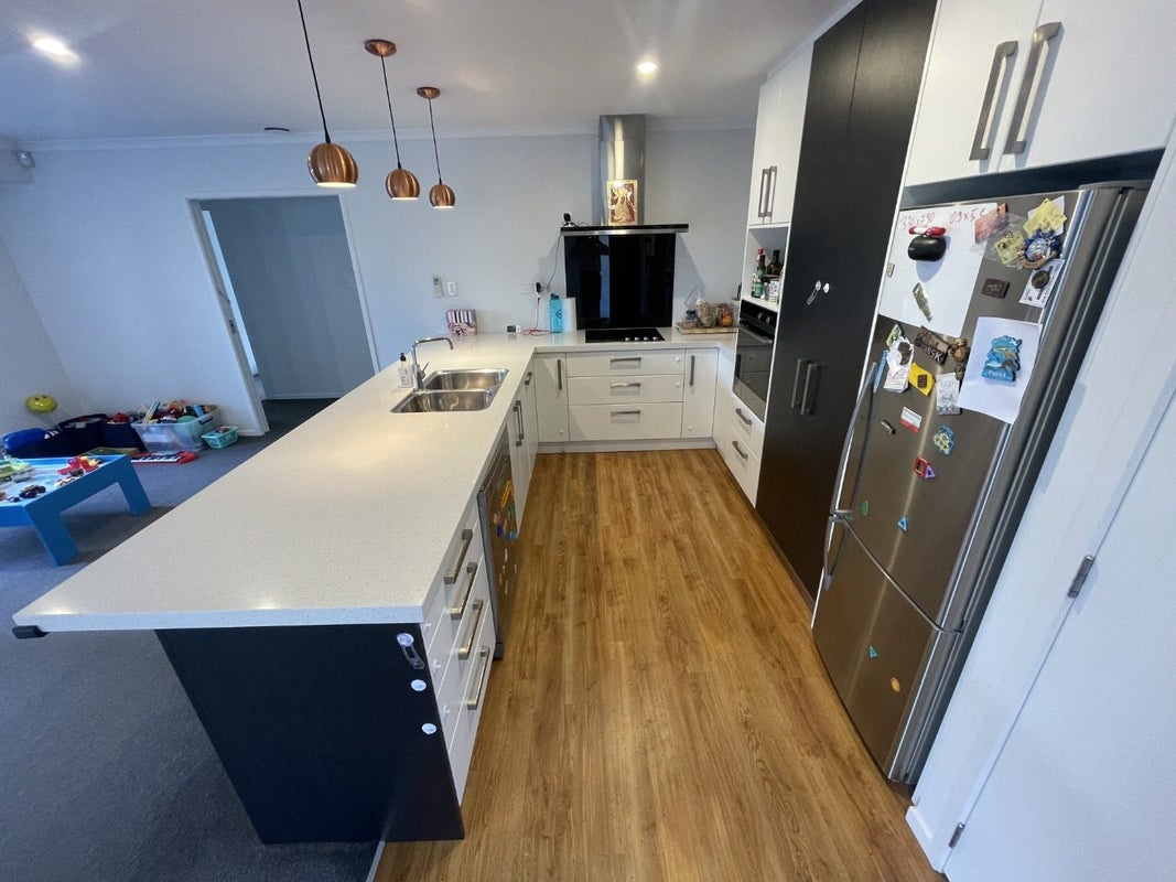 386 Stokes Valley Road, Stokes Valley, Lower Hutt - Carousel 2