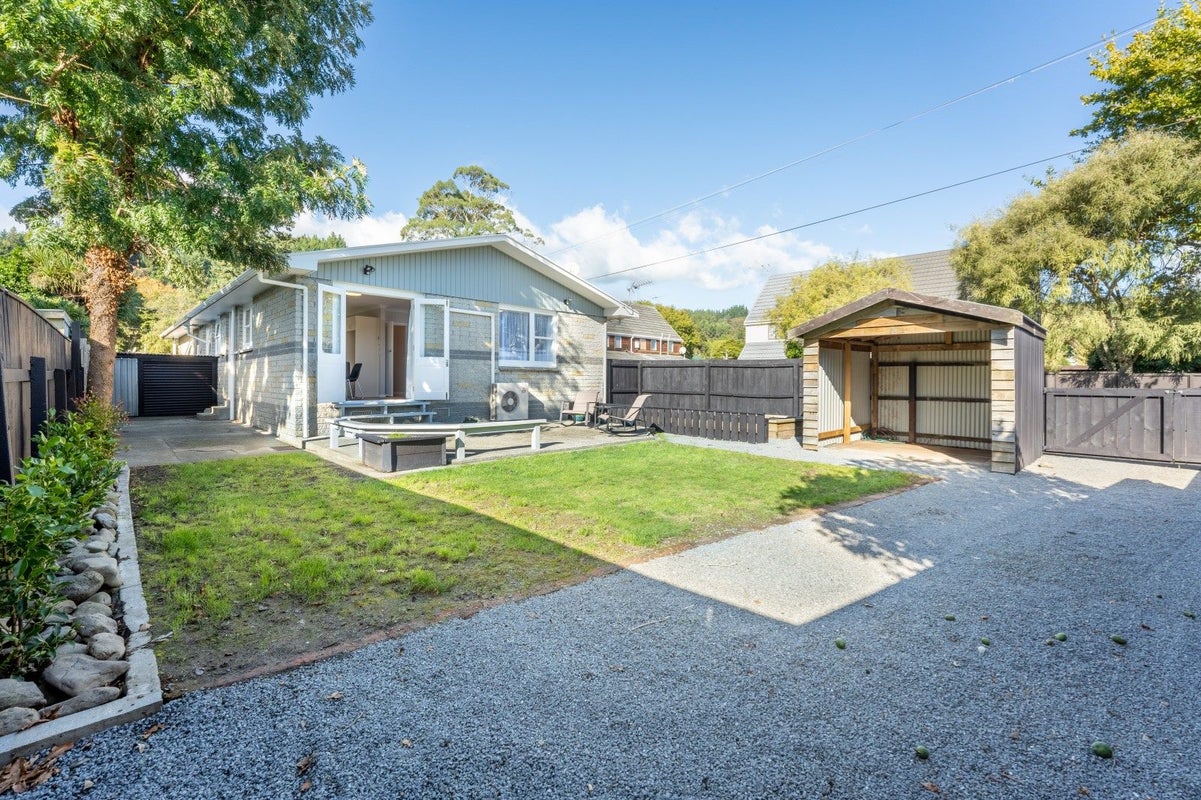 16B Cruickshank Road, Clouston Park, Upper Hutt - Carousel 1