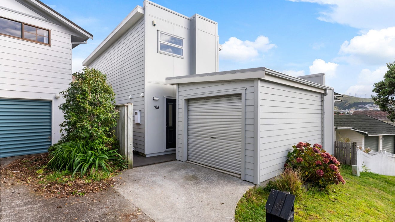 10A Abilene Crescent, Churton Park, Wellington - Carousel 1