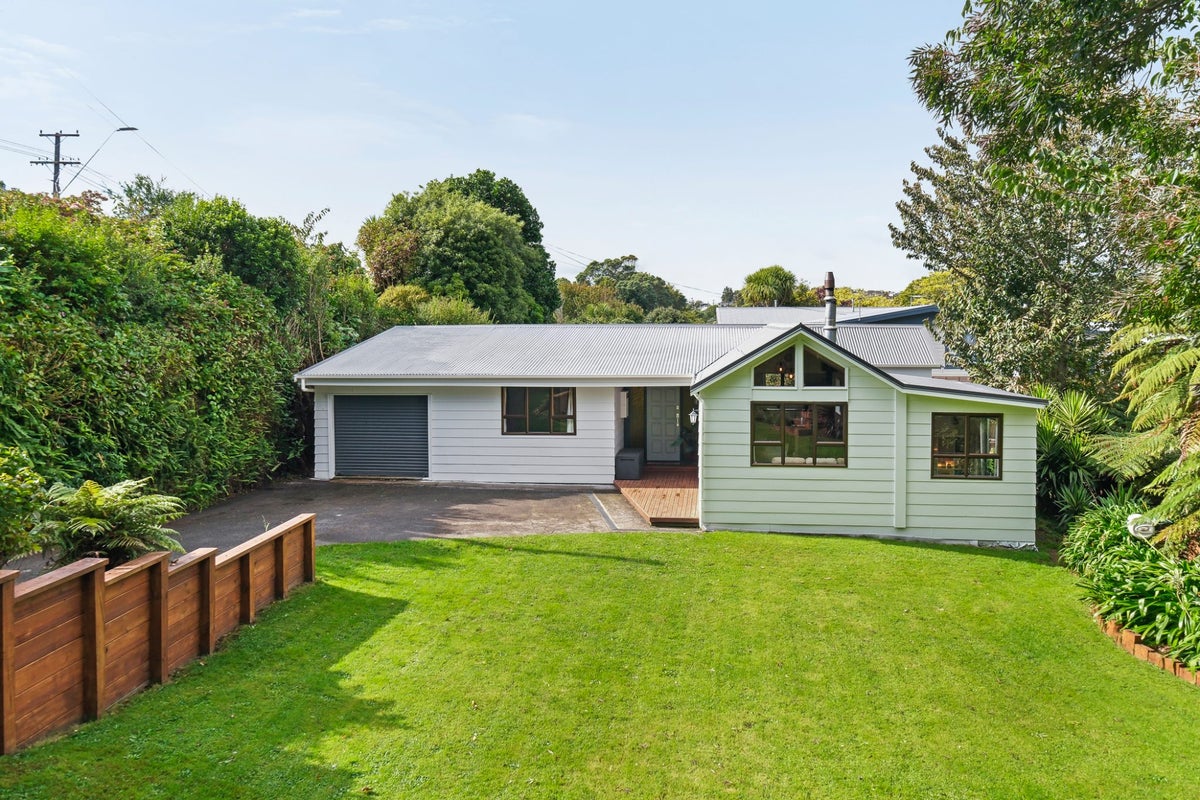 42 Waimea Street, Westown, New Plymouth - Carousel 17