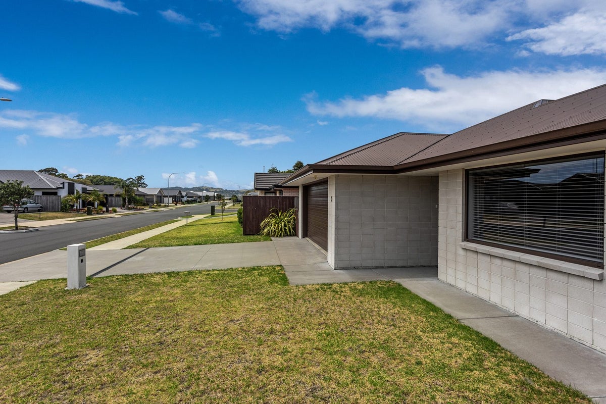 3 Karearea Drive, Coastlands, Whakatane - Carousel 1