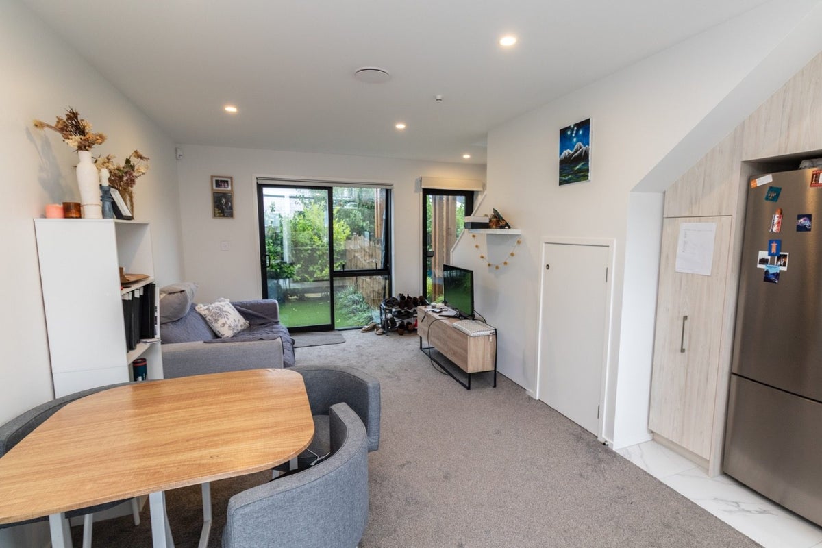 6/3 Johnston Grove, Taita, Lower Hutt - Carousel 2