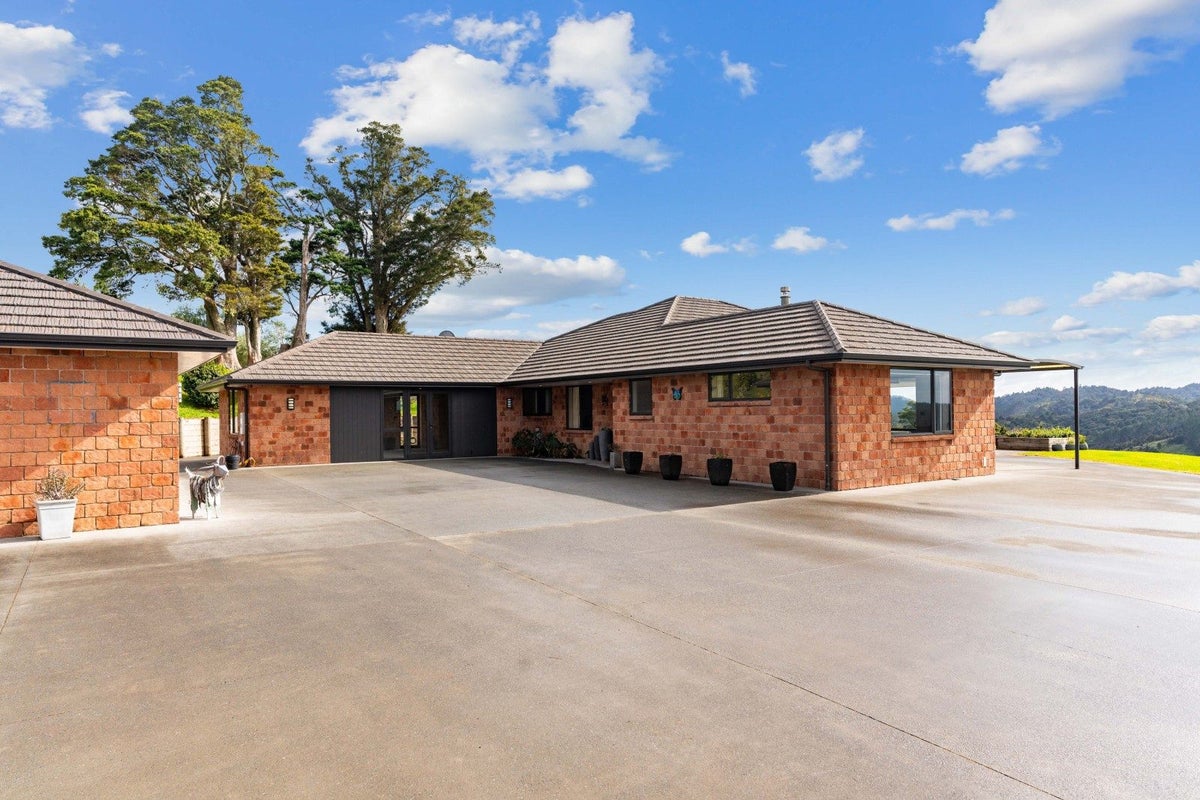 318 Vinegar Hill Road, Kamo - Carousel 2
