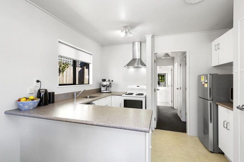 2/4 Dowse Drive, Maungaraki, Lower Hutt - Carousel 2