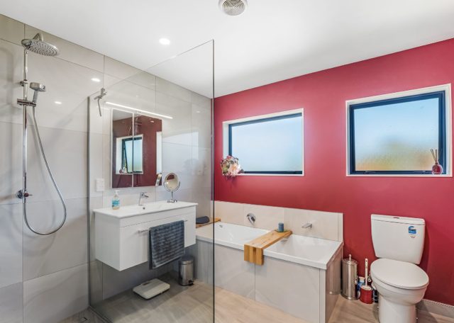 32 Somerset Crescent, Highbury, Palmerston North - Carousel 21