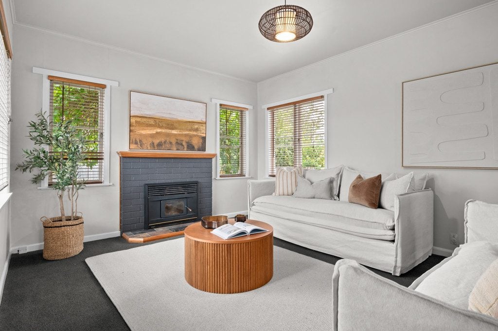 8 Bolmuir Road, Forest Lake, Hamilton - Carousel 2