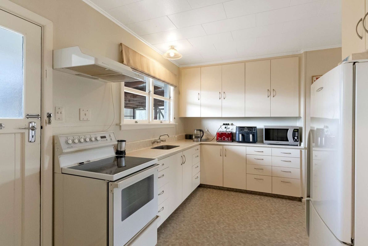 242 Dobson Street, Hampstead, Ashburton - Carousel 2