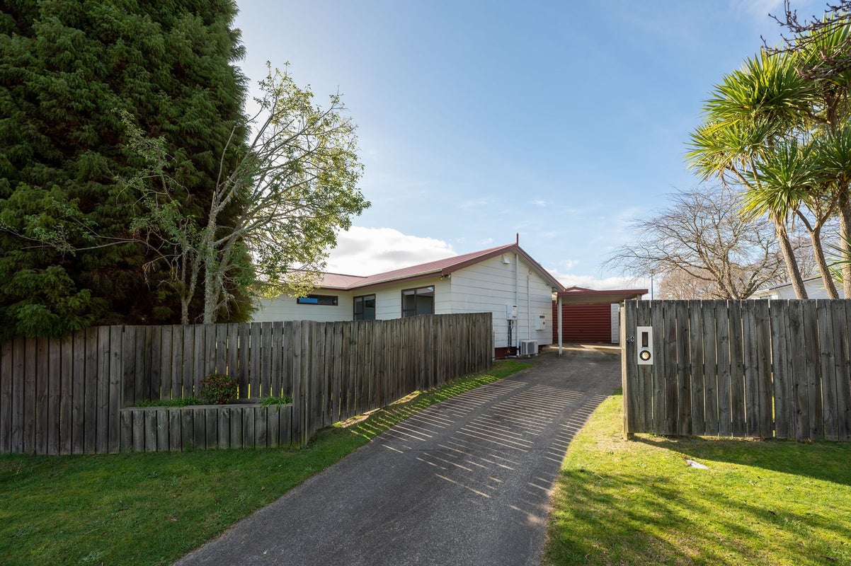 40 Dickens Street, Owhata, Rotorua - Carousel 1