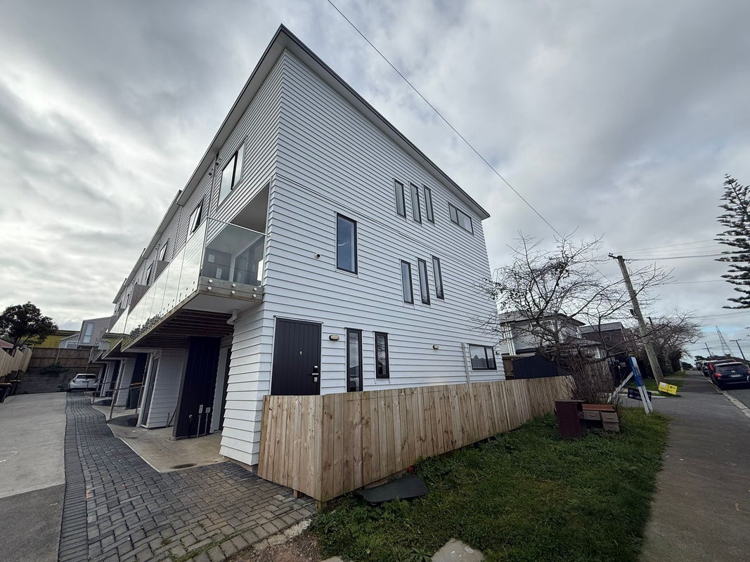 1/34 Parry Road, Mount Wellington, Auckland - Carousel 2
