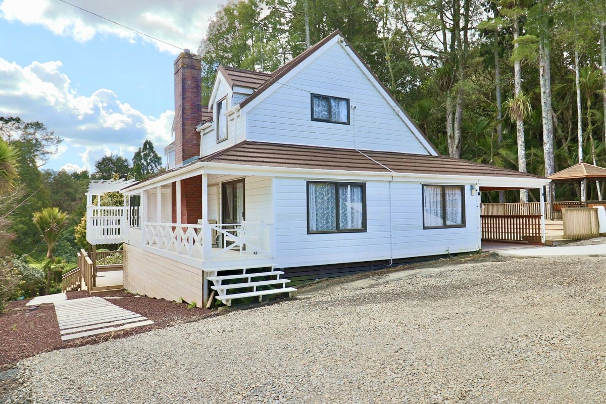 458 Ponga Road, Papakura - Carousel 1