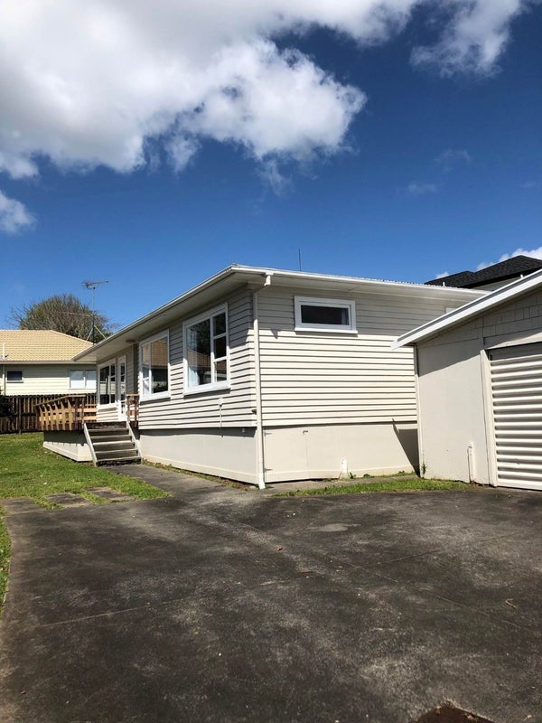 1/78 Moore Street, Howick, Auckland - Carousel 2
