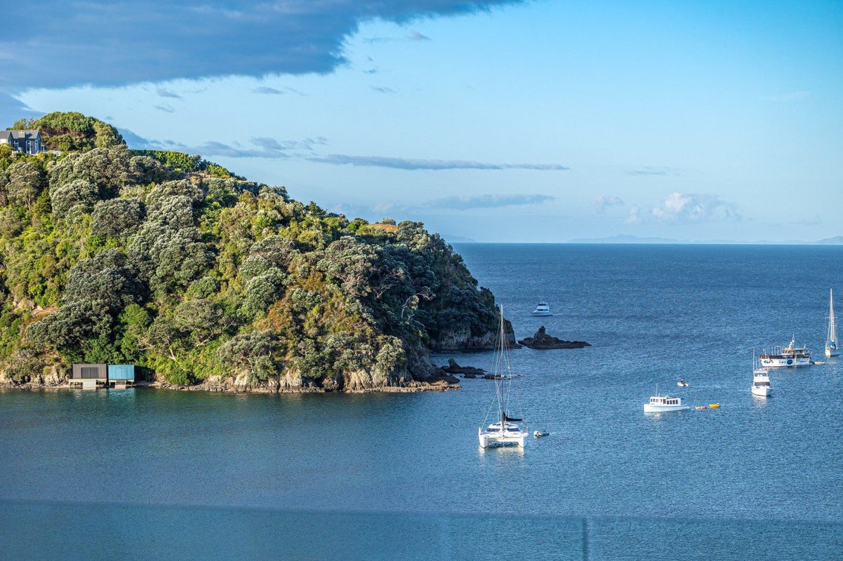 27 Waikare Road, Oneroa, Waiheke Island - Carousel 1