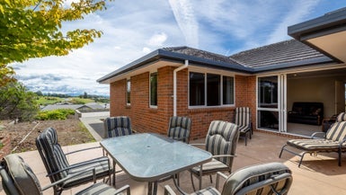 1 Ribbonwood Lane, Redwood Valley, Richmond - Carousel 1