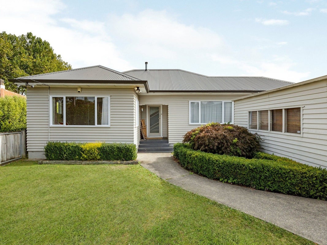 20 Bolmuir Road, Forest Lake, Hamilton - Carousel 2