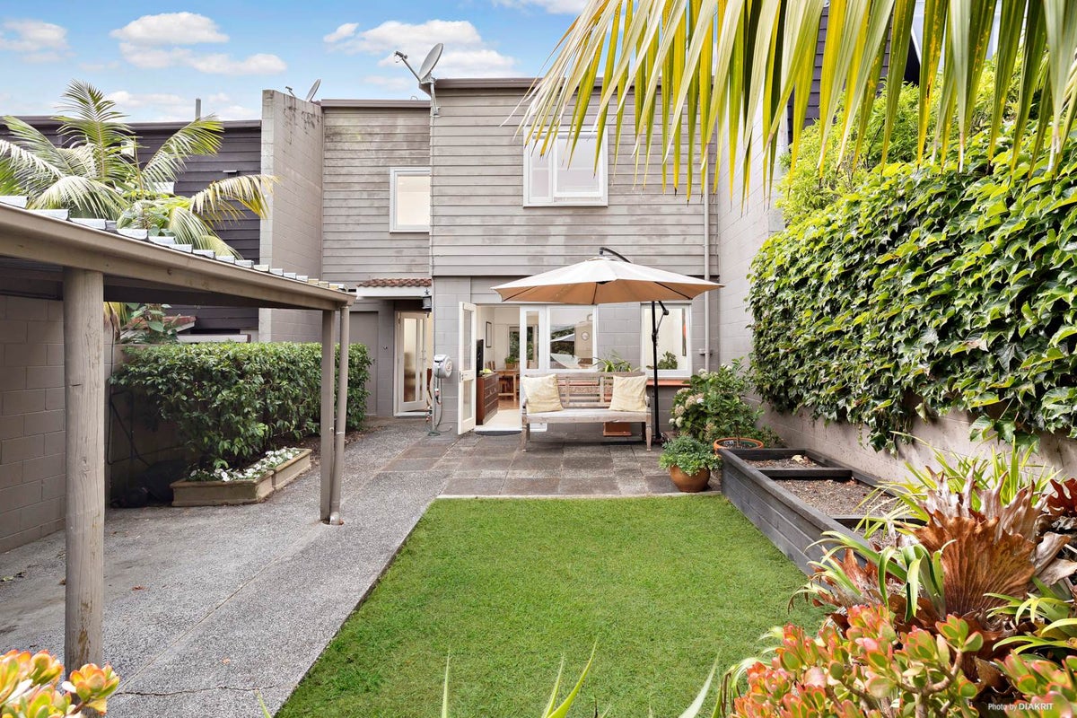 4 Gwilliam Place, Freemans Bay, Auckland - Carousel 1