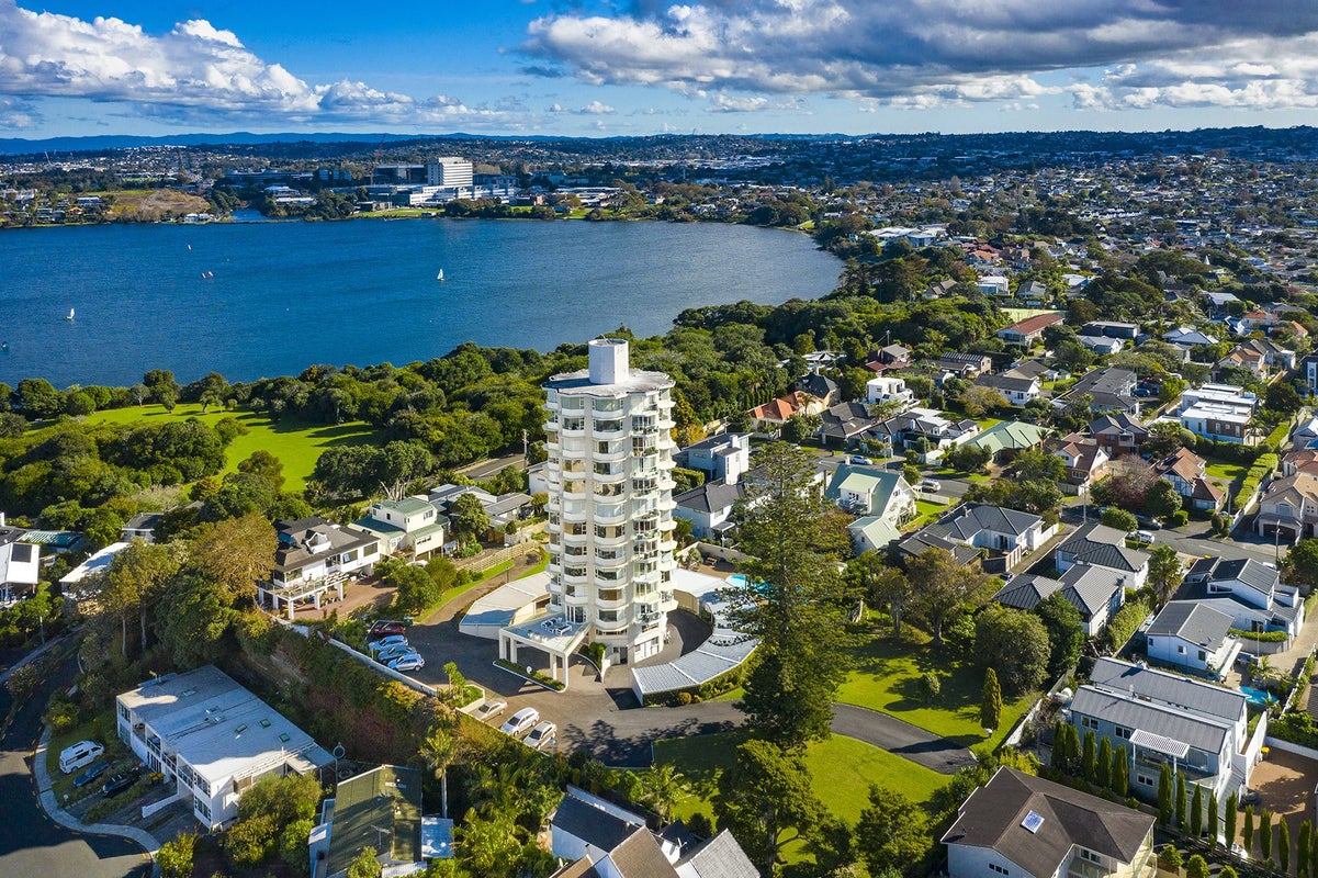 4/90 Kitchener Road, Milford, Auckland - Carousel 28