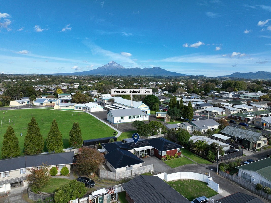 33E Sanders Avenue, Westown, New Plymouth - Carousel 41
