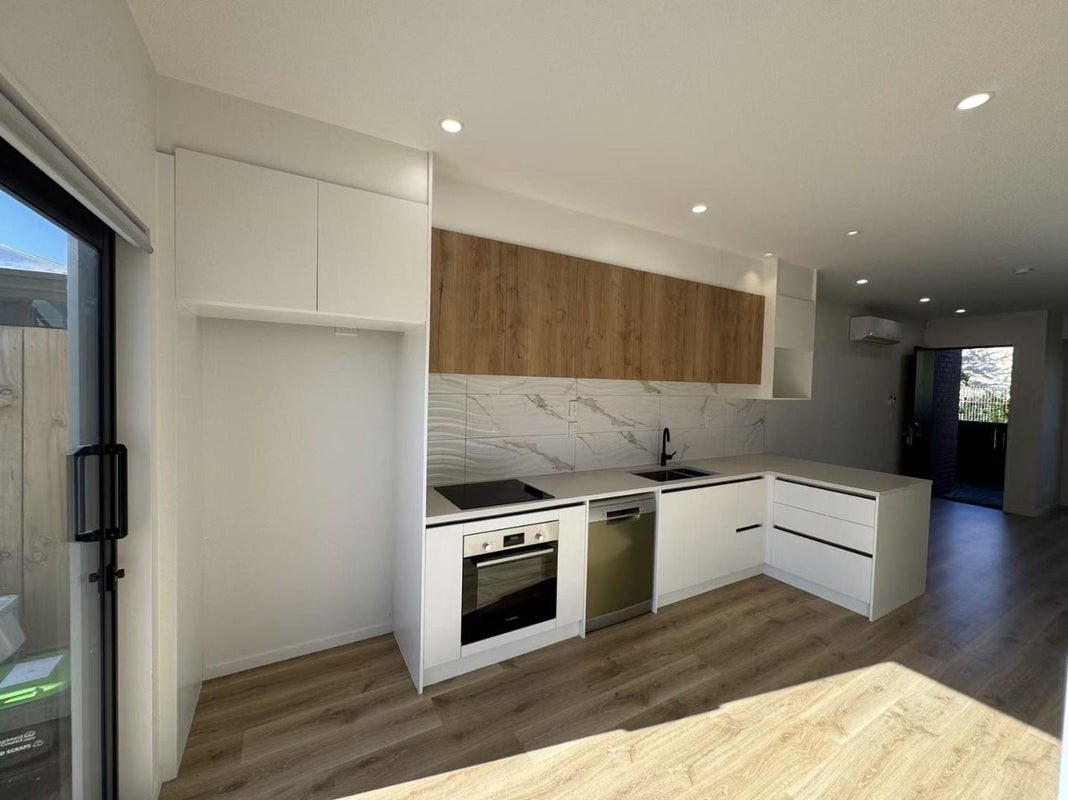 6/1 Arbor Close, Manurewa, Auckland - Carousel 2