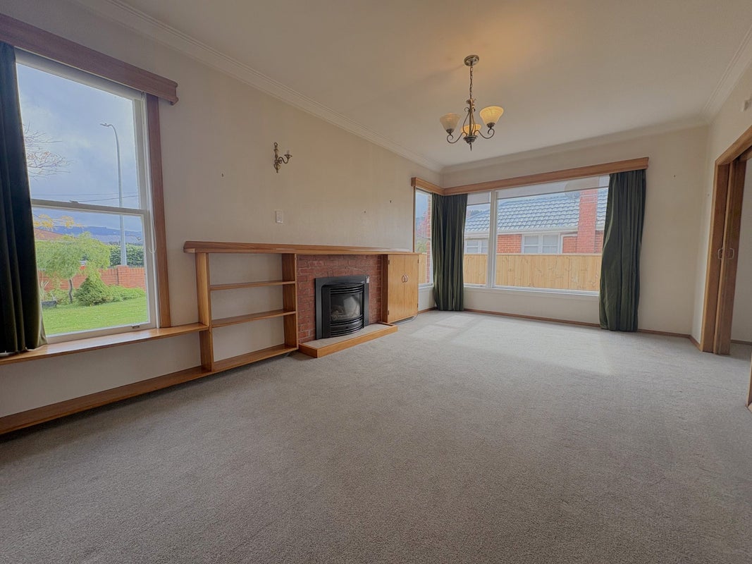 70 Pine Avenue, Ebdentown, Upper Hutt - Carousel 2