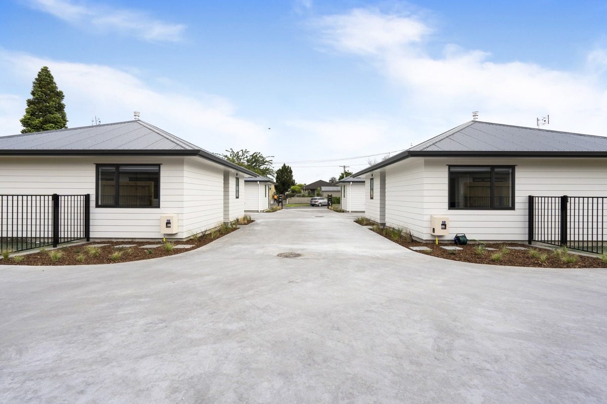 2/74 Claude Street, Fairfield, Hamilton - Carousel 18