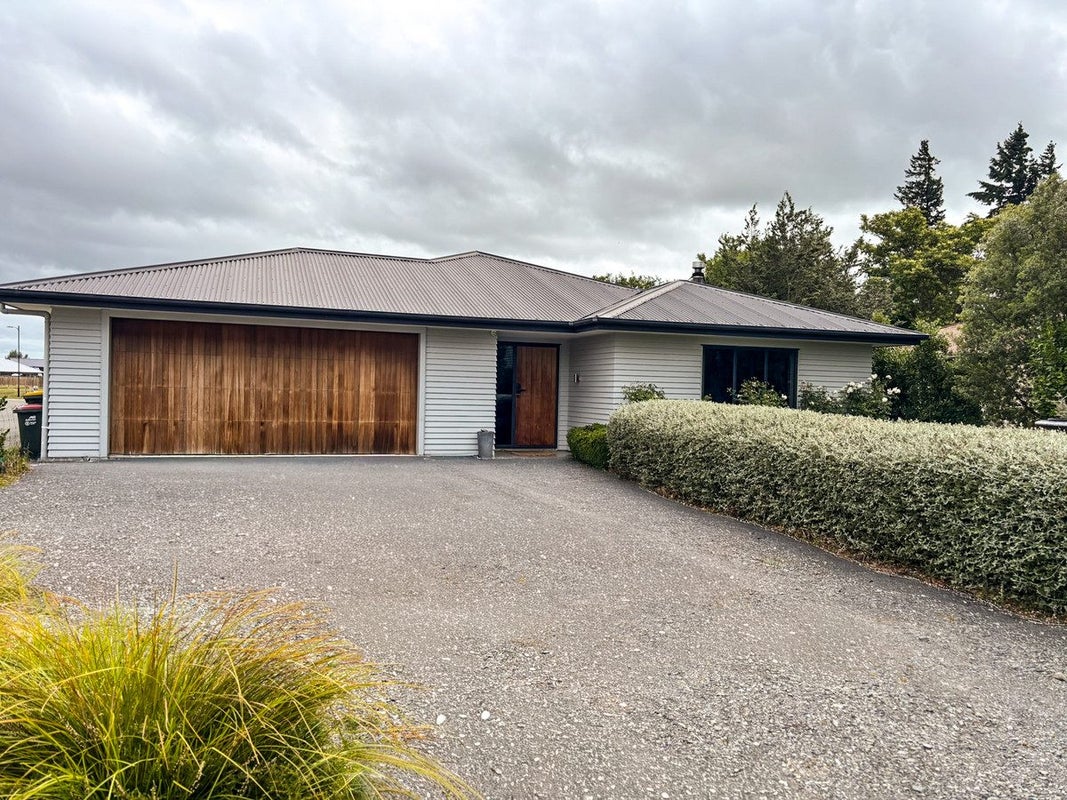 61 South Belt, Methven, Methven - Carousel 1