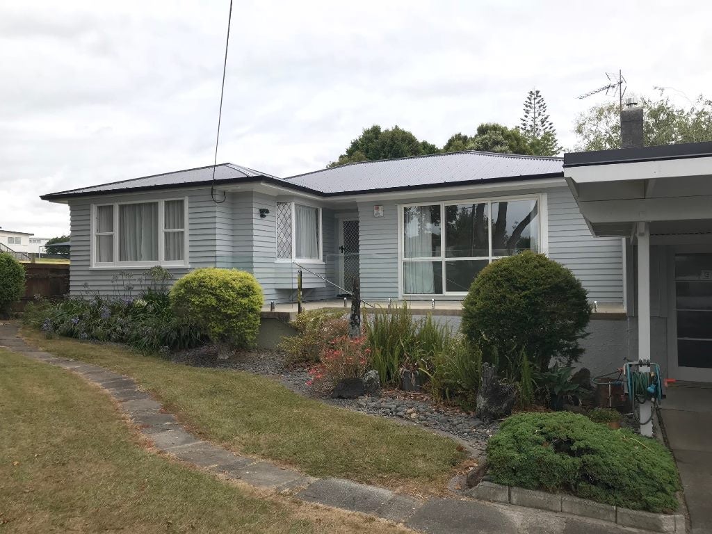 52 Tramway Road, Beach Haven, Auckland - Carousel 1