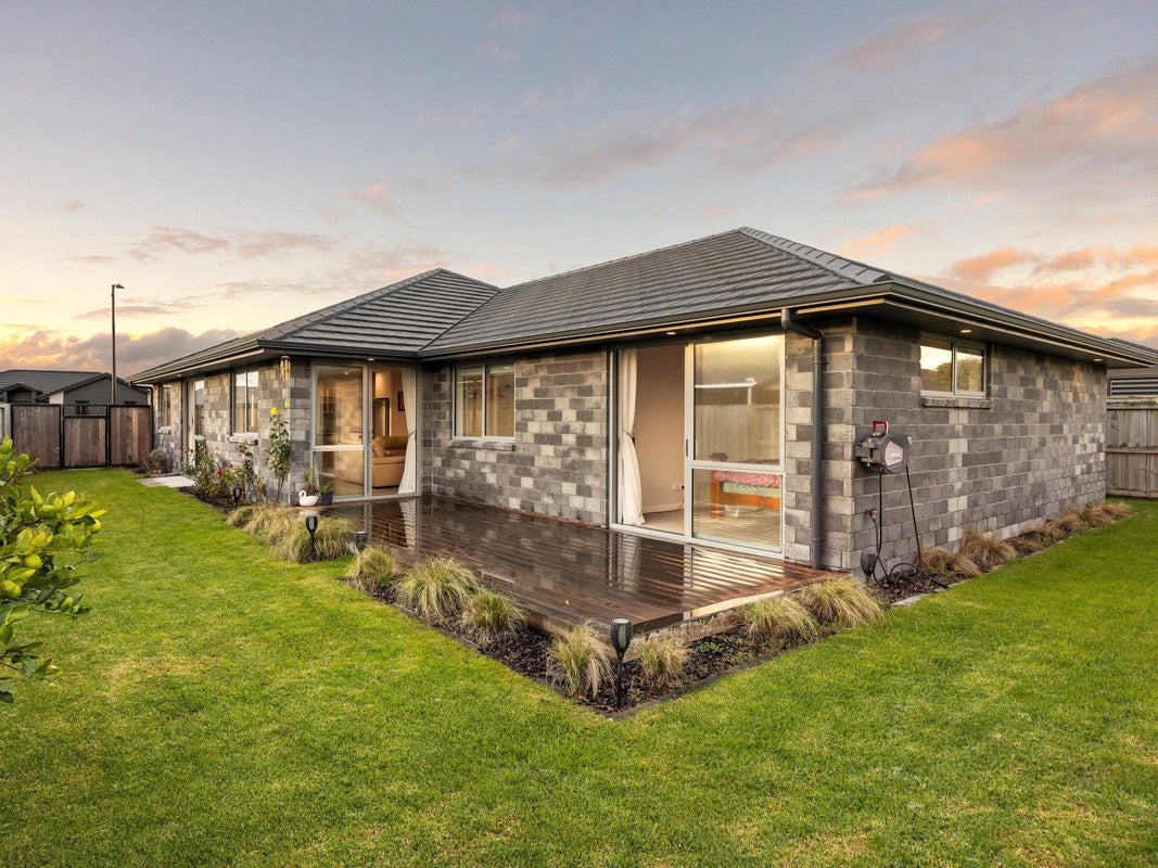 9 Kowaro Street, Rototuna North, Hamilton - Carousel 2
