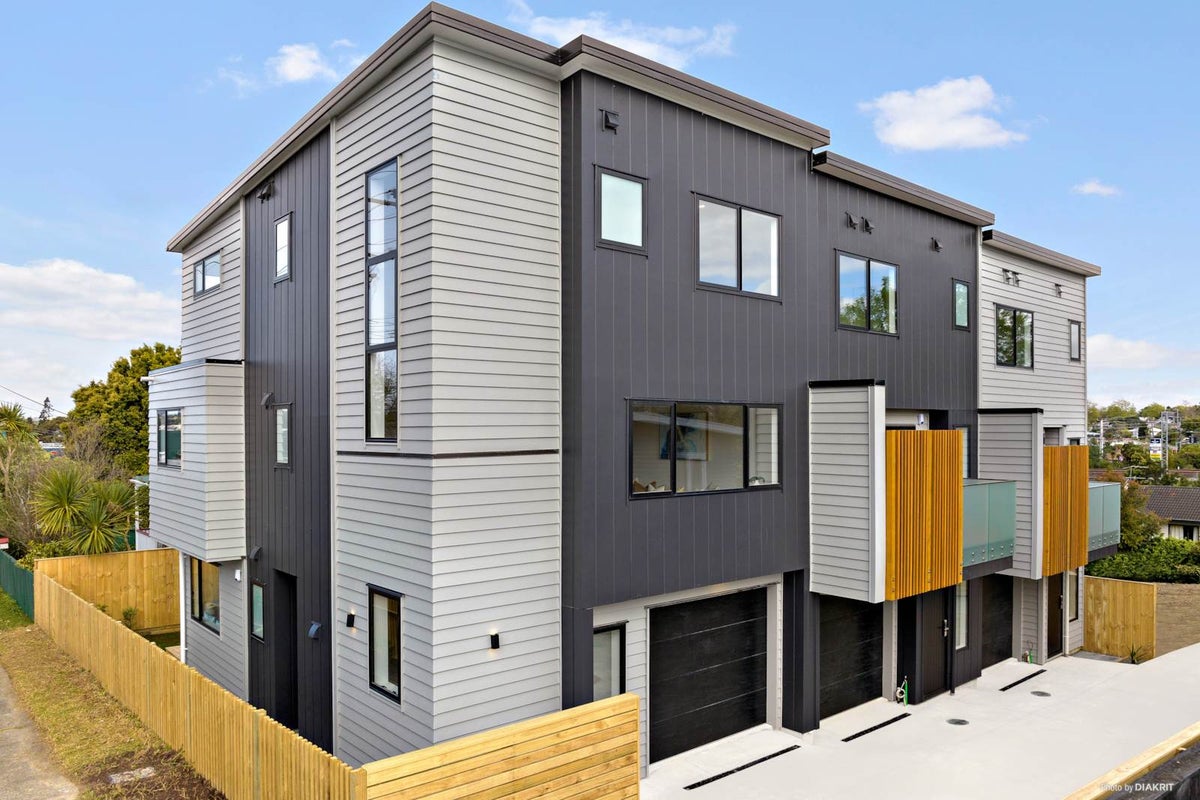 1/12 Arawa Street, New Lynn, Auckland - Carousel 2