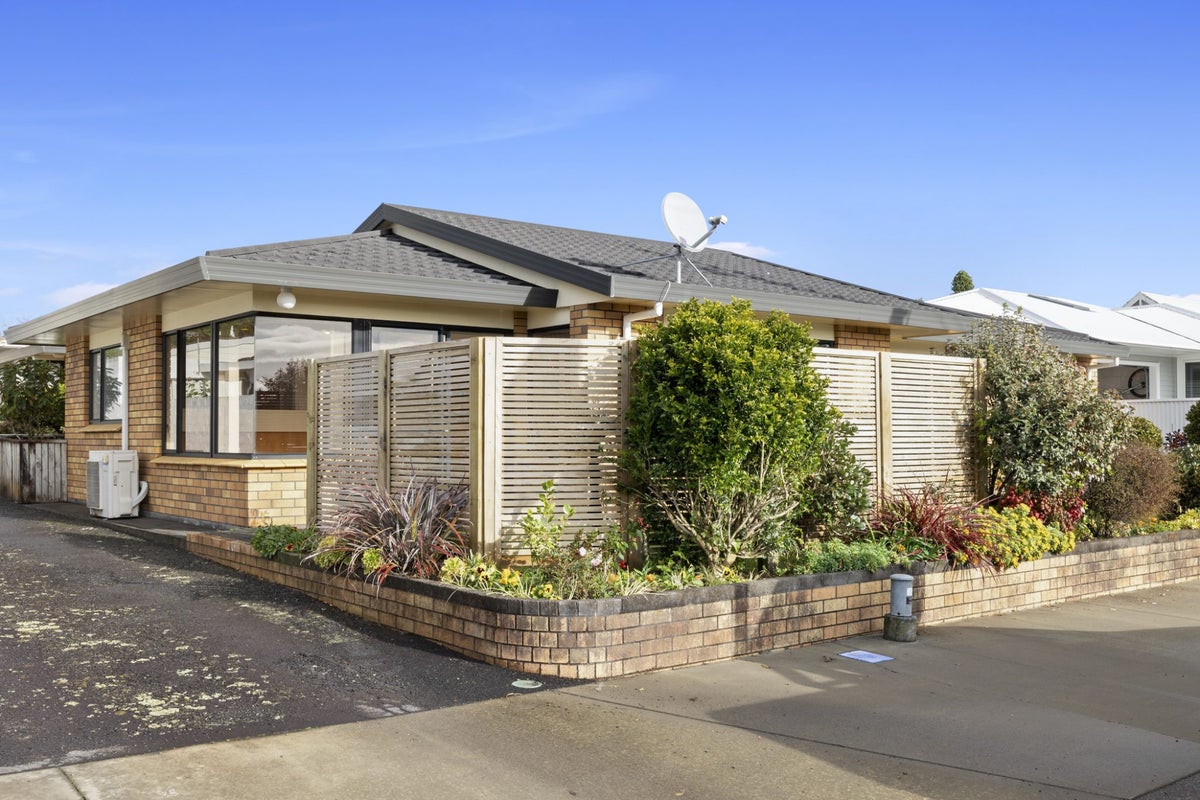 17A Huatoki Street, Vogeltown, New Plymouth - Carousel 2