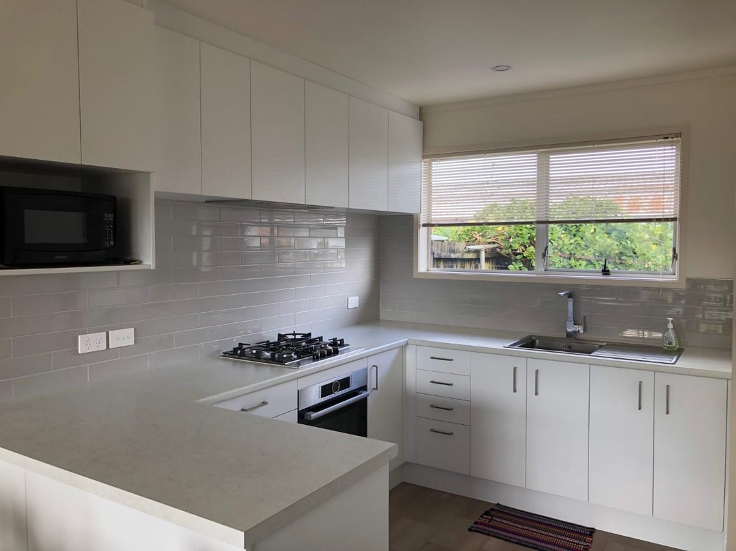 1/5 Sylvan Crescent, Te Atatu South, Auckland - Carousel 1