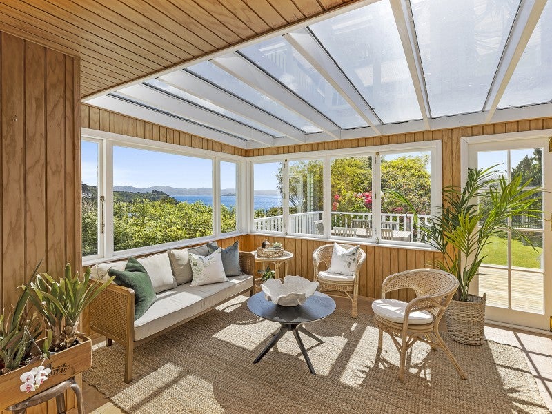 25 Tai Paku Paku Road, Karaka Bays, Wellington - Carousel 2