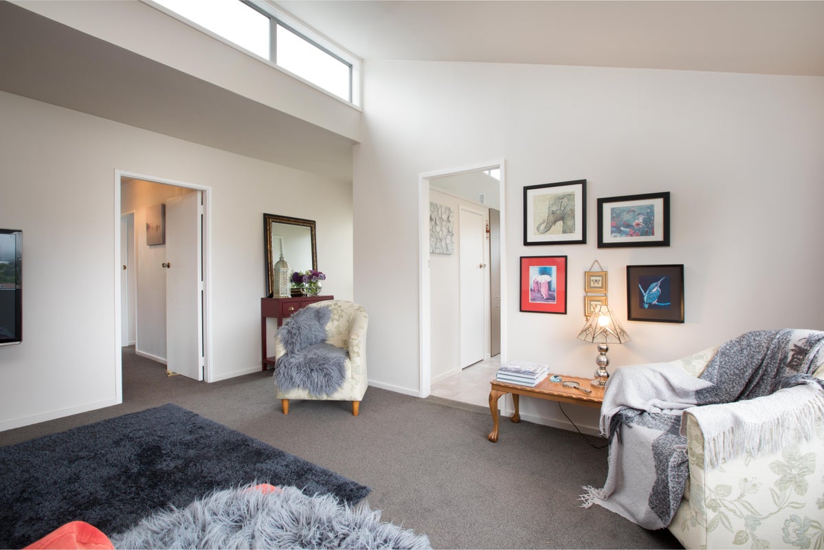 71 Larsen Crescent, Tawa, Wellington - Carousel 2