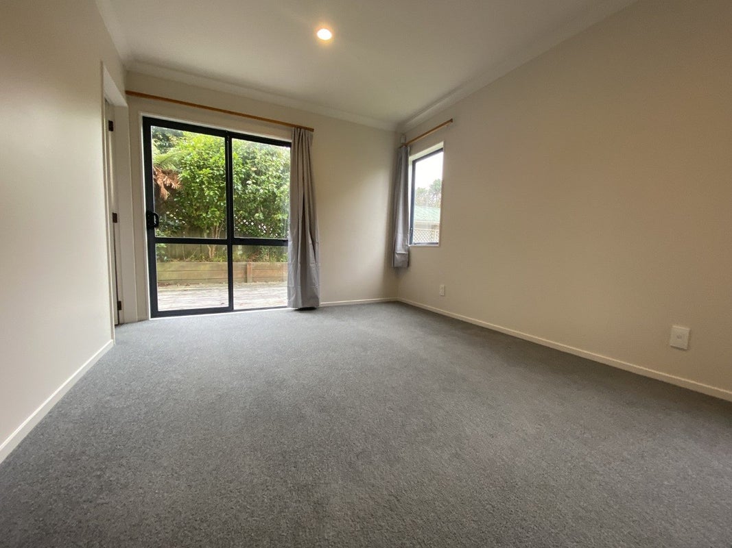 2 Stella Grove, Newlands, Wellington - Carousel 2