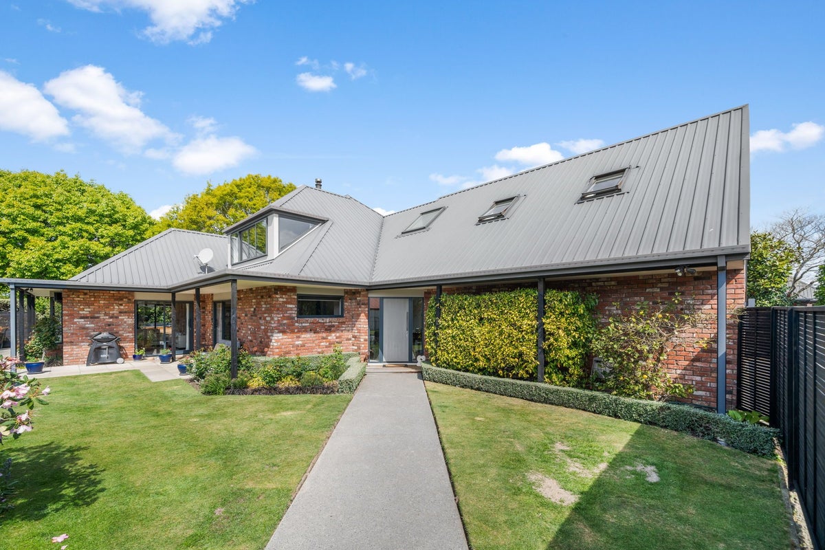 9 Inglewood Place, Avonhead, Christchurch - Carousel 2