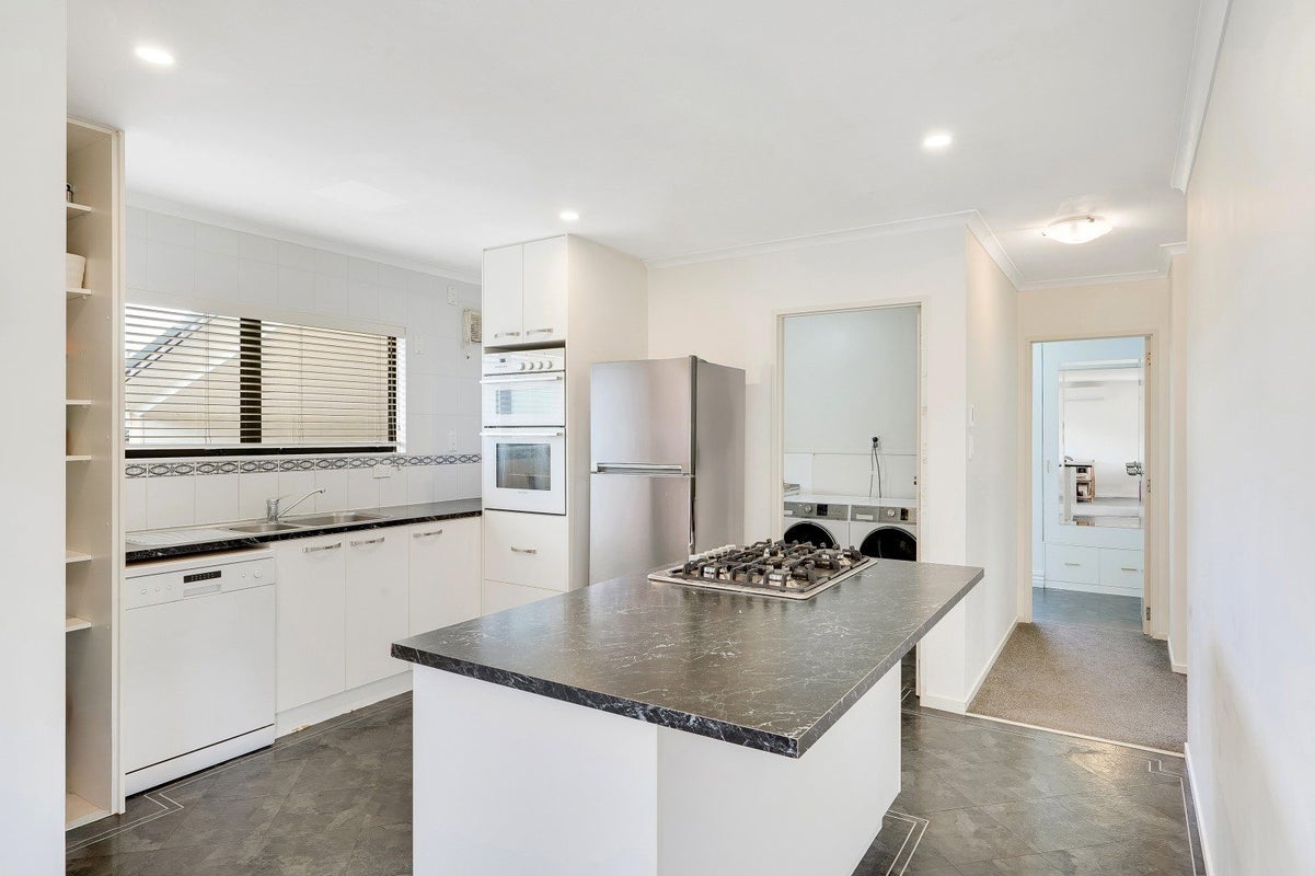 5C Cowley Drive, Temple View, Hamilton - Carousel 2