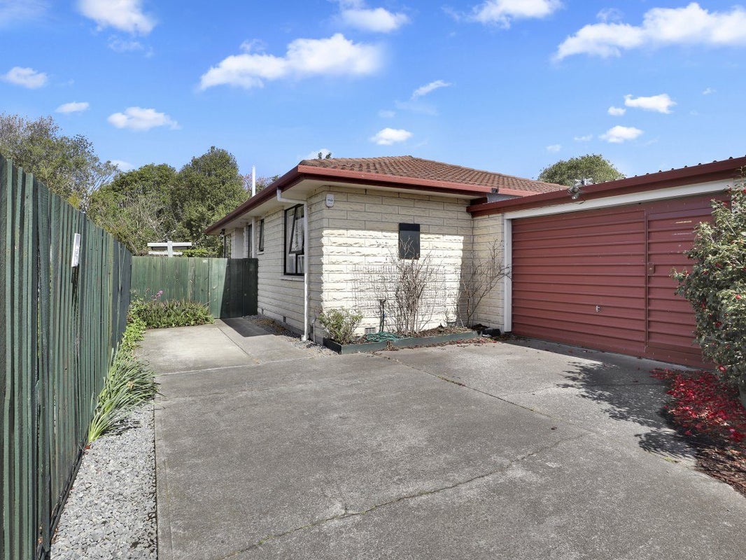 2/14 Momorangi Crescent, Redwood, Christchurch - Carousel 2