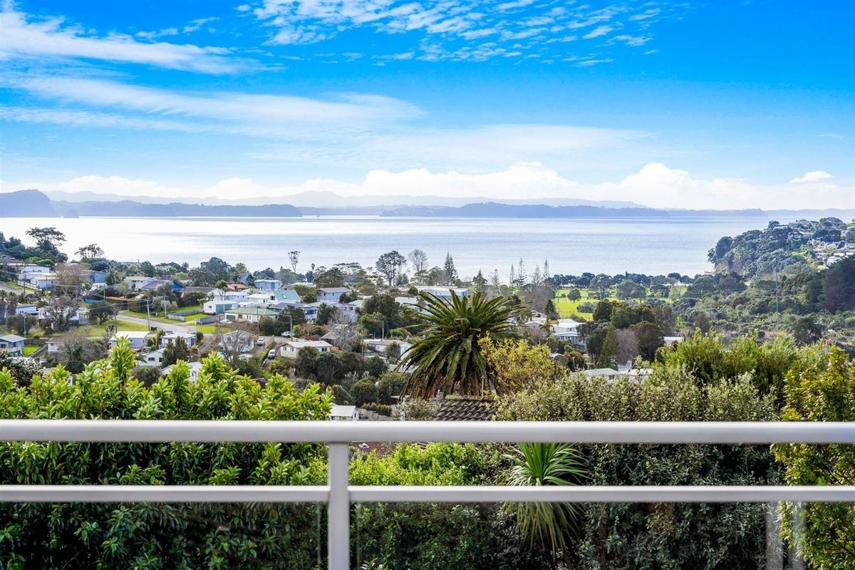 69 Wade River Road, Stanmore Bay, Whangaparaoa - Carousel 2