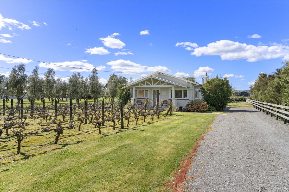 49 Oxford Street, Martinborough, South Wairarapa, Wellington - Carousel 1
