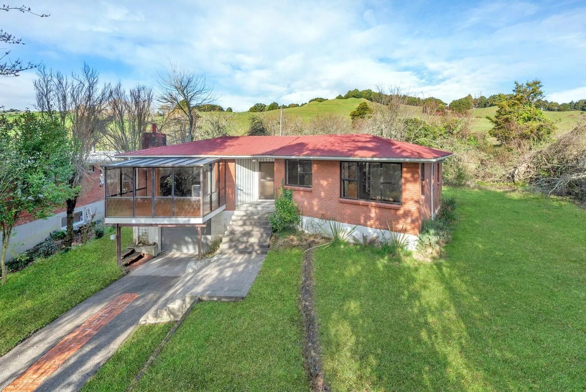6 Roslyn Street, Taumarunui - Carousel 1