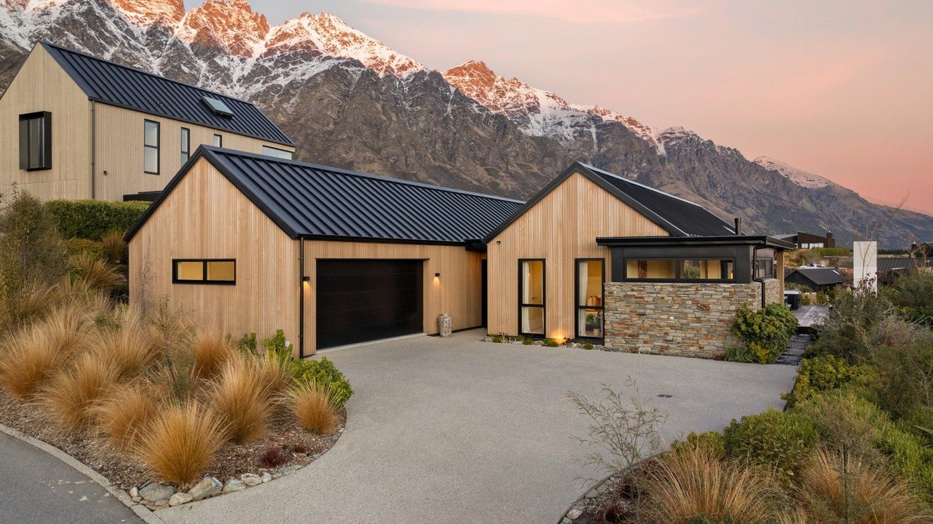 9 Arran Lane, Jacks Point, Queenstown - Carousel 1