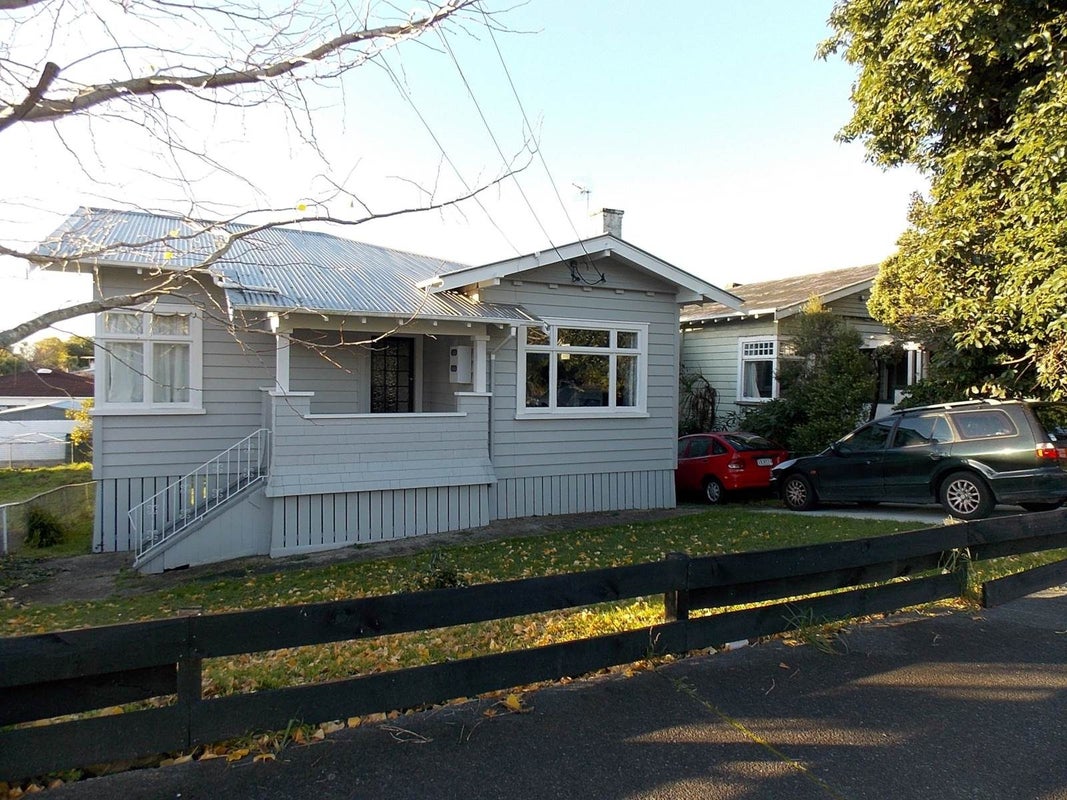 86 Calgary Street, Mount Eden, Auckland - Carousel 1