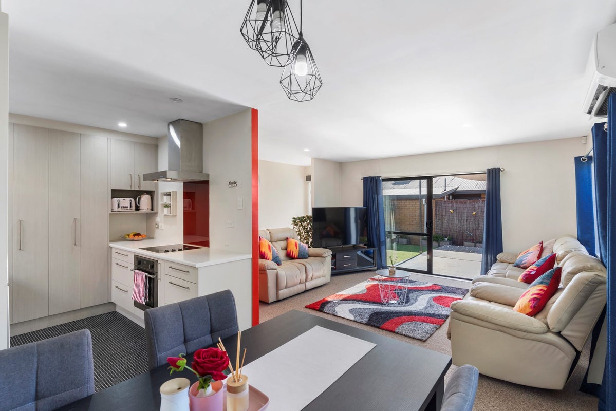 3/7 Mona Avenue, Mangere Bridge, Auckland - Carousel 1