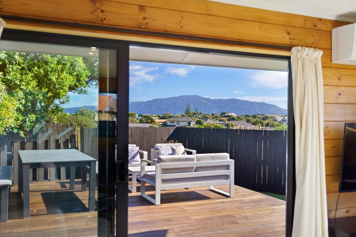 65 Queens Road, Waikanae Beach, Waikanae - Carousel 2