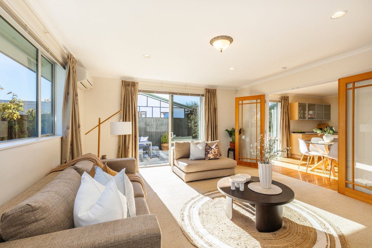 1 Cambria Gardens, The Wood, Nelson - Carousel 2